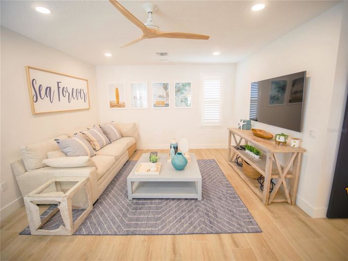 Image No.13-8 Bed Property for sale