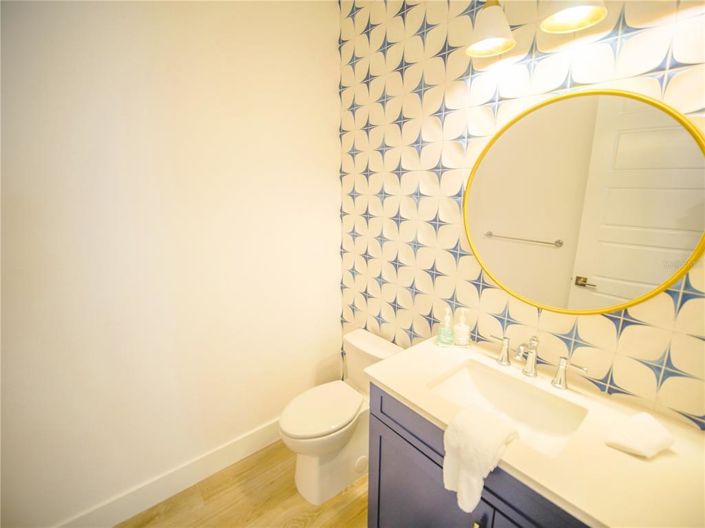 Image No.16-8 Bed Property for sale