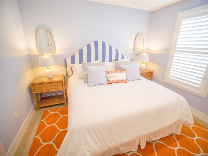 Image No.18-8 Bed Property for sale