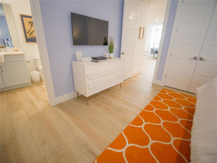 Image No.19-8 Bed Property for sale