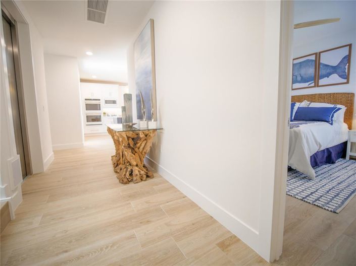 Image No.22-8 Bed Property for sale