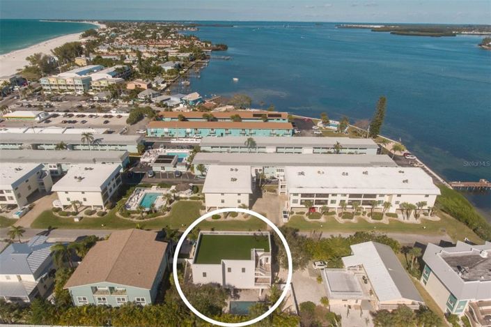 Image No.42-8 Bed Property for sale