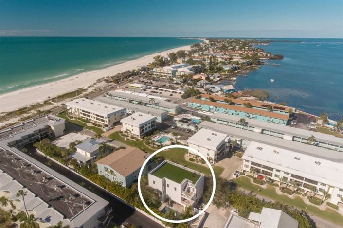 Image No.43-8 Bed Property for sale