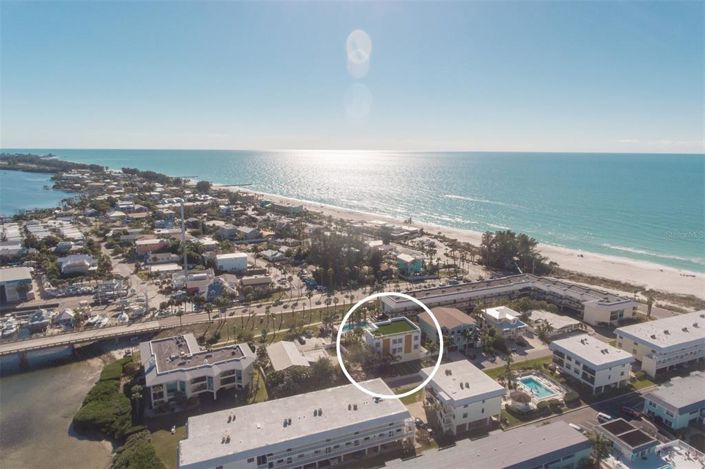 Image No.45-8 Bed Property for sale