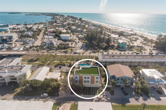 Image No.46-8 Bed Property for sale