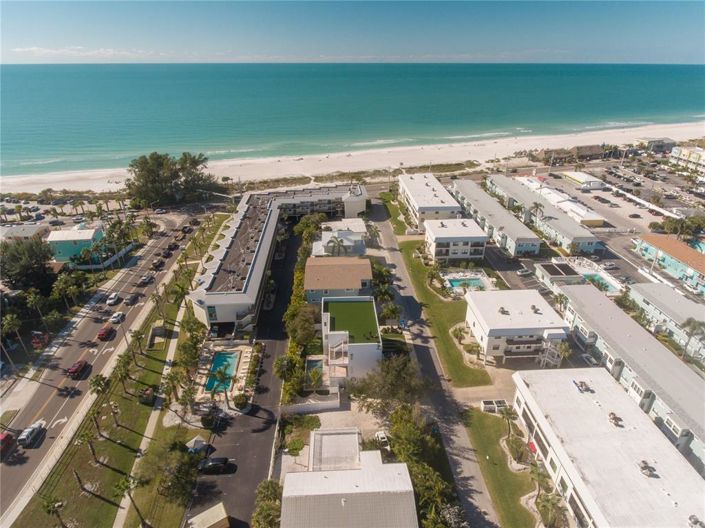 Image No.48-8 Bed Property for sale