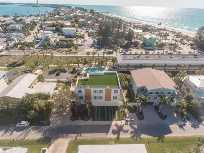 Image No.52-8 Bed Property for sale