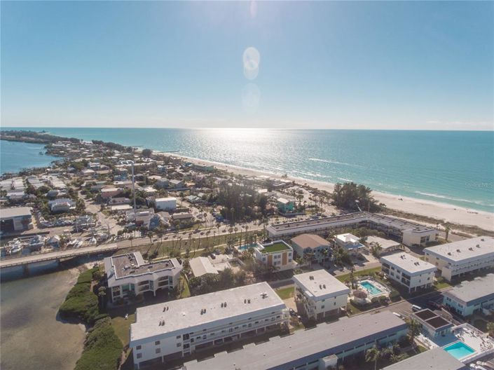 Image No.55-8 Bed Property for sale