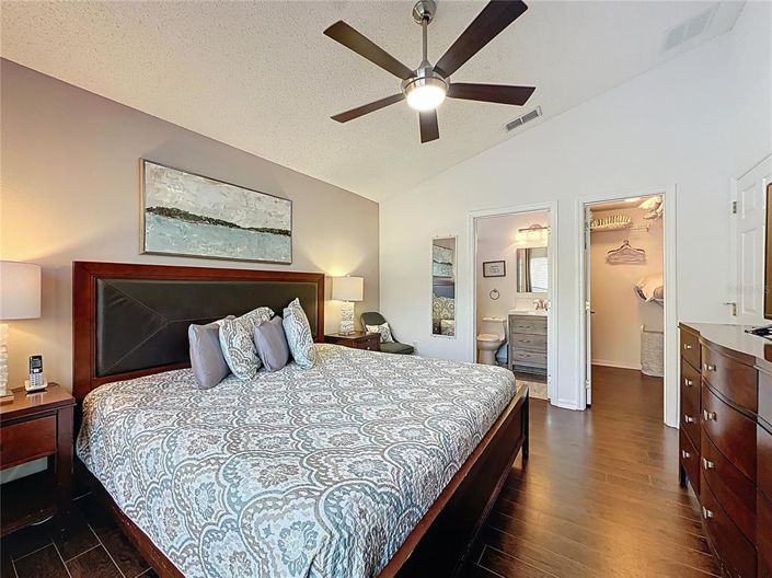 Image No.17-3 Bed Property for sale