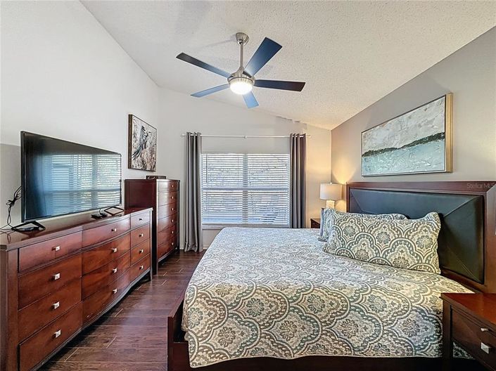 Image No.20-3 Bed Property for sale