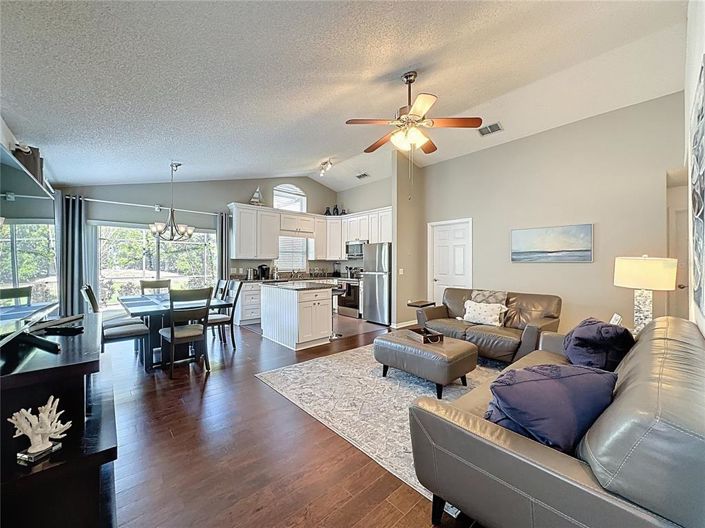 Image No.6-3 Bed Property for sale