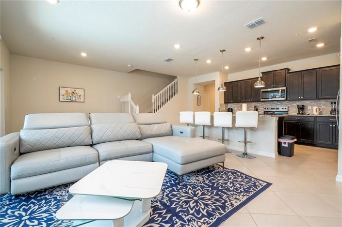 Image No.26-5 Bed Townhouse for sale