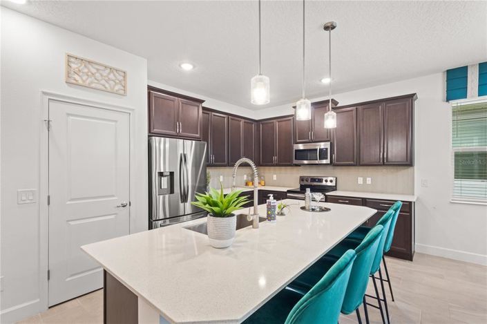 Image No.10-4 Bed Property for sale