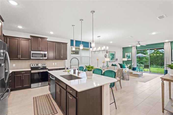 Image No.7-4 Bed Property for sale