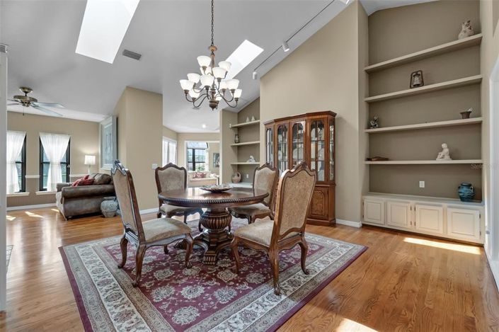 Image No.15-4 Bed Property for sale