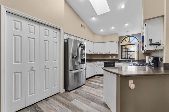 Image No.25-4 Bed Property for sale