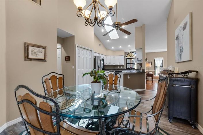 Image No.30-4 Bed Property for sale