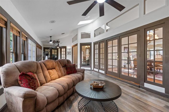 Image No.35-4 Bed Property for sale