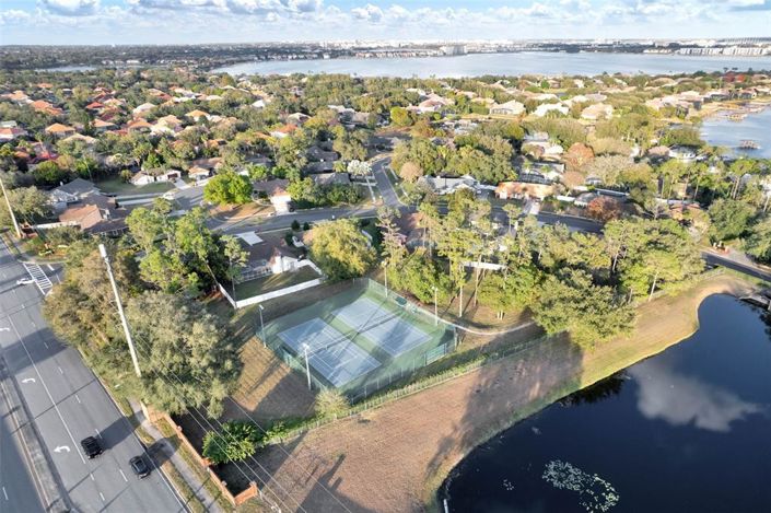 Image No.60-4 Bed Property for sale