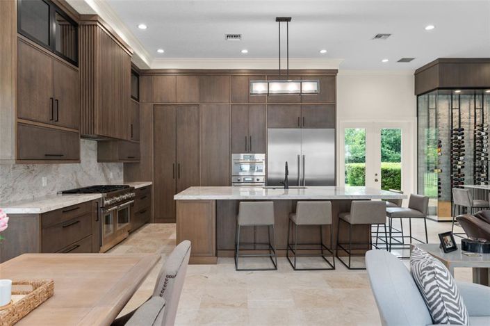 Image No.12-4 Bed Property for sale