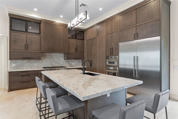 Image No.13-4 Bed Property for sale