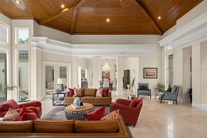 Image No.27-4 Bed Property for sale