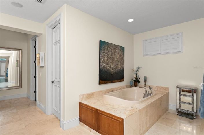 Image No.34-4 Bed Property for sale