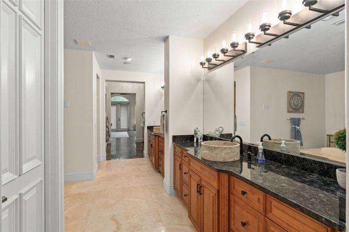 Image No.35-4 Bed Property for sale