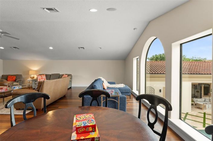 Image No.58-4 Bed Property for sale