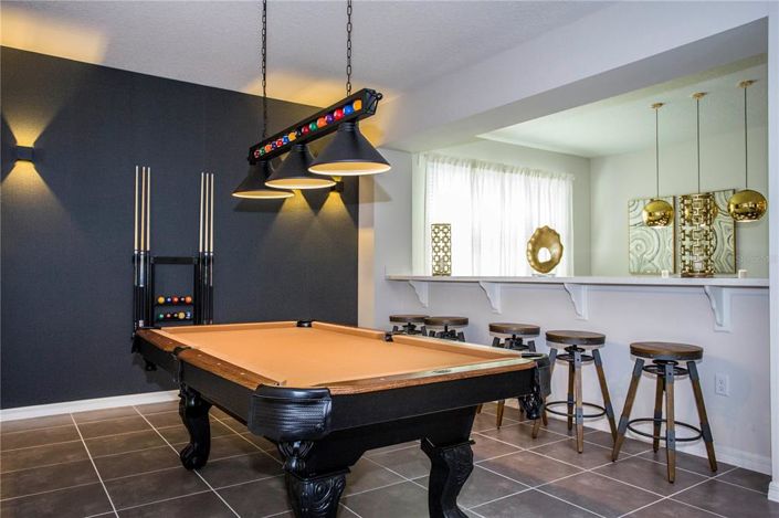 Image No.16-9 Bed Property for sale