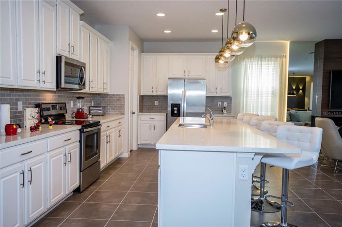 Image No.19-9 Bed Property for sale