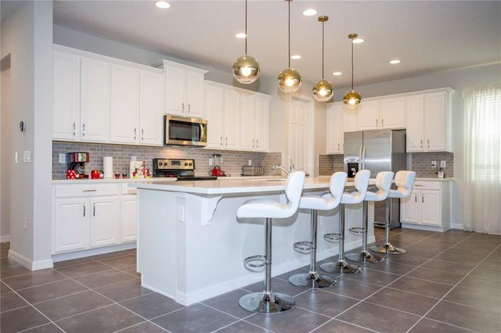 Image No.20-9 Bed Property for sale