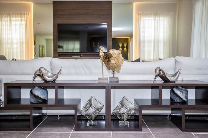 Image No.24-9 Bed Property for sale