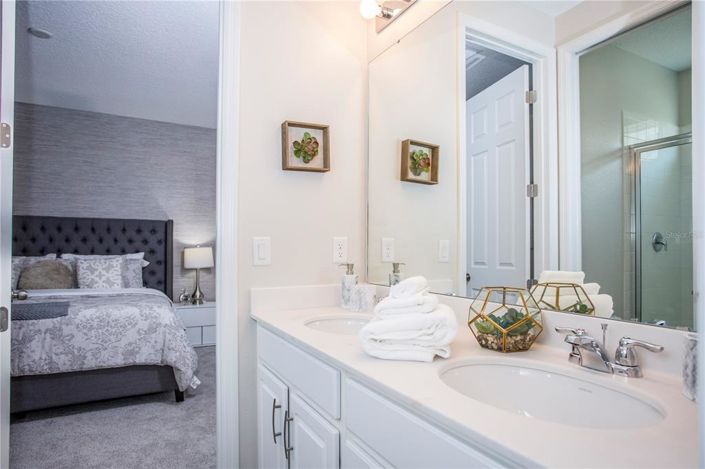 Image No.36-9 Bed Property for sale