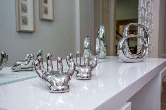 Image No.4-9 Bed Property for sale