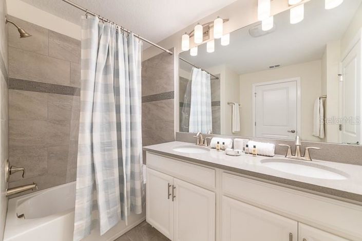 Image No.14-4 Bed Townhouse for sale