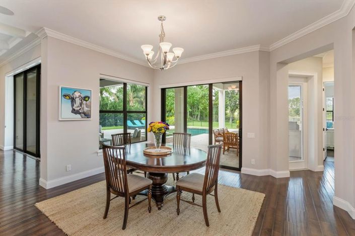 Image No.16-5 Bed Property for sale