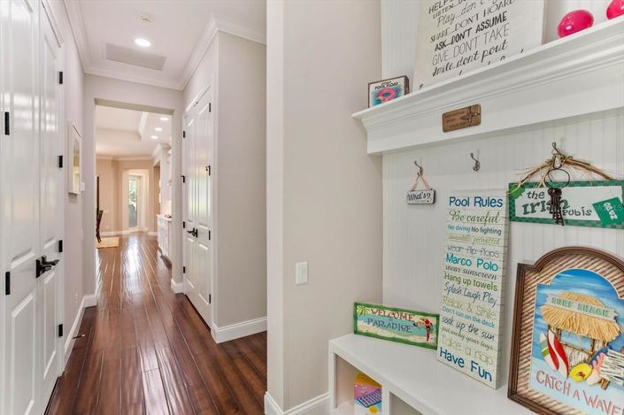 Image No.19-5 Bed Property for sale