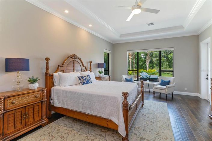 Image No.20-5 Bed Property for sale