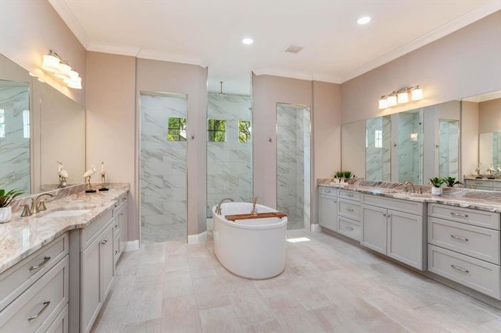 Image No.21-5 Bed Property for sale