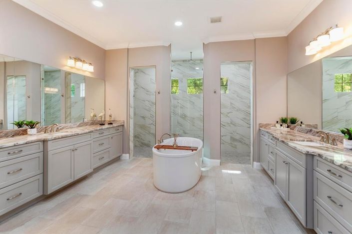 Image No.23-5 Bed Property for sale