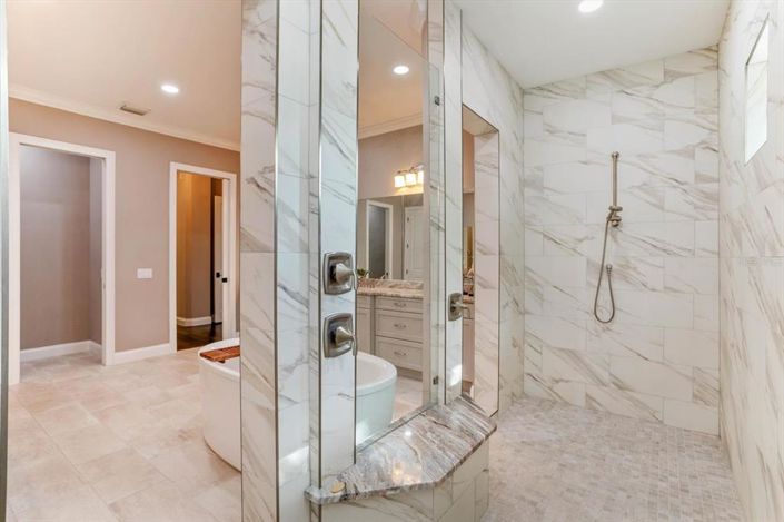 Image No.27-5 Bed Property for sale