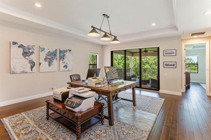 Image No.28-5 Bed Property for sale