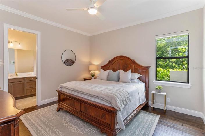 Image No.35-5 Bed Property for sale