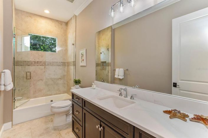 Image No.38-5 Bed Property for sale