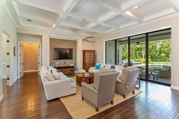 Image No.4-5 Bed Property for sale