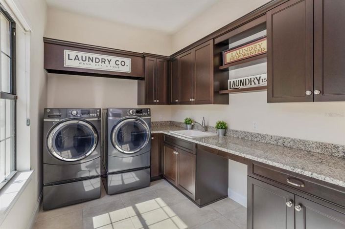 Image No.42-5 Bed Property for sale