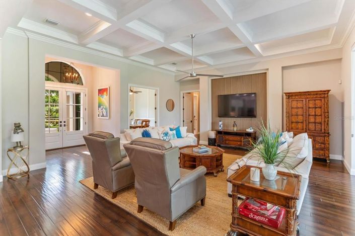 Image No.5-5 Bed Property for sale