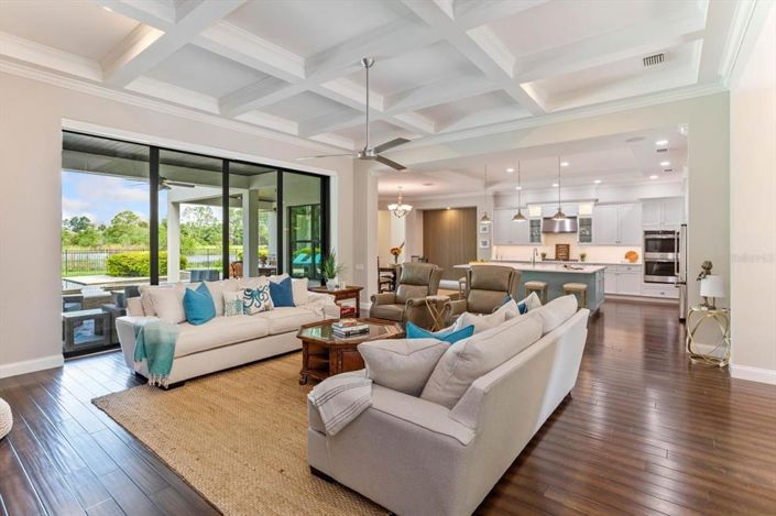 Image No.7-5 Bed Property for sale