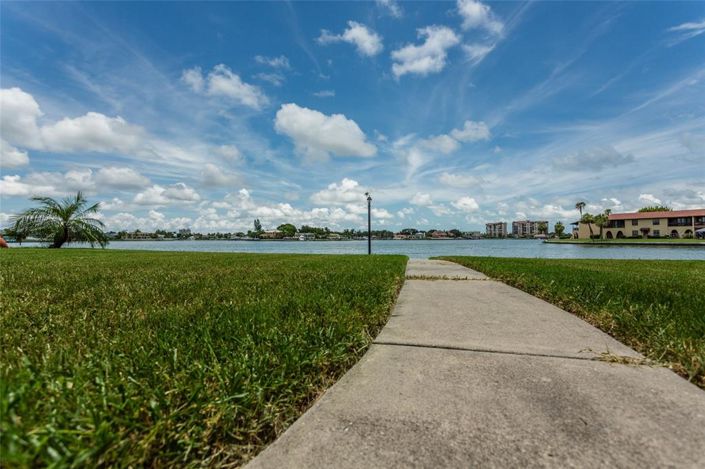 Image No.30-2 Bed Property for sale